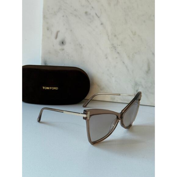 NEW Tom Ford FT0767 Tallulah Cat Eye Sunglasses in Champagne - Picture 5 of 6